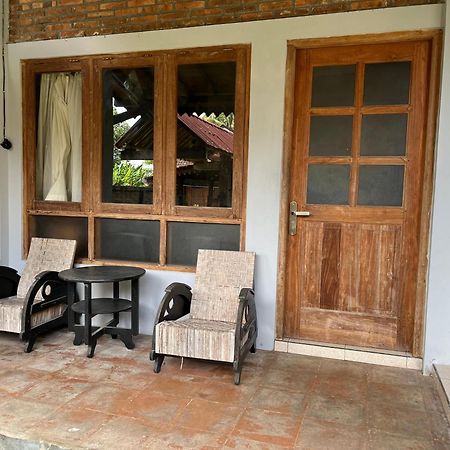 Saka Homestay Boutique & Cafe Magelang Exterior photo